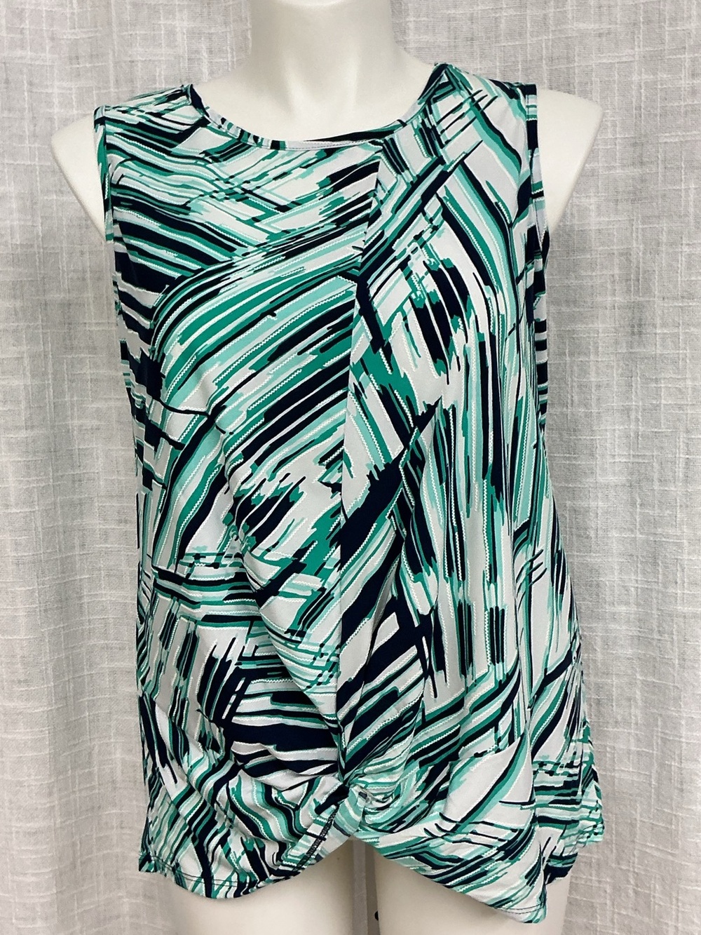 Sami & Jo Green, Navy & White Abstract Sleeveless Top 1X